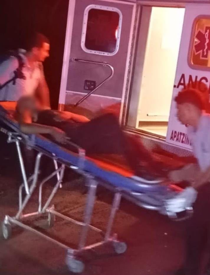 SSeguridad_Mich's tweet photo. 🚨Detuvimos a “El Smock” tras agresión armada en Apatzingán.
En la acción fueron asegurados:
🔹 Un fusil calibre 7.62x39 mm
🔹 Una motocicleta Honda XR150L
El ahora indiciado resultó lesionado y permanece bajo resguardo en un hospital.
#GuardiaCivil #TeCuidamos https://t.co/hAiBVyR2JO