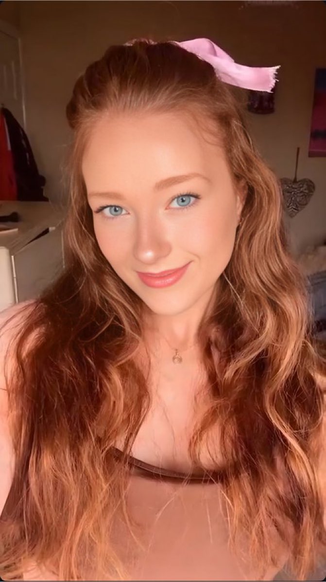 goddess_gingers's tweet photo. She embodies femininity in its purest form, her womanhood a symphony of soft curves and fiery spirit ❤️ @phoebeisg1nger 

#GingerGoddessoftheYear #DivineRedhead #beautifulinsideandout #Venus #beautifulAF #breathtaking https://t.co/PT3CIB1qsp