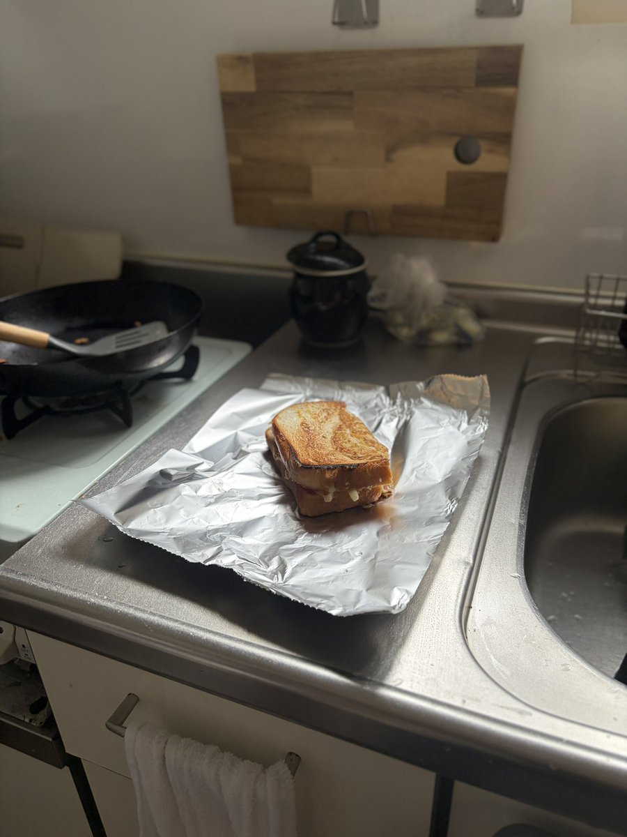 mkchnmgmg's tweet photo. 今日の弁当🥪
雑トーストサンドイッチ https://t.co/nR5bi5rTEE