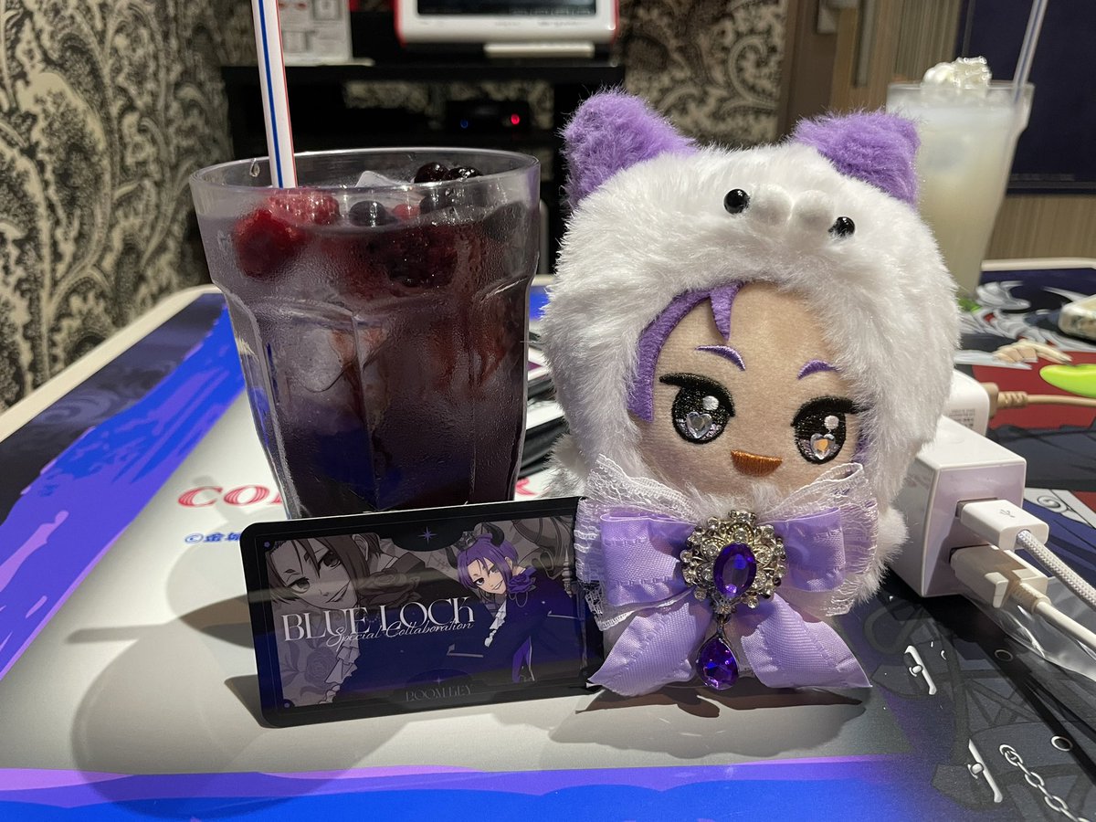 0u0k2_'s tweet photo. 水無月とカラ鉄！玲王引けた💜
今回の衣装可愛すぎて皆欲しくなる… https://t.co/45K9nBdaEd
