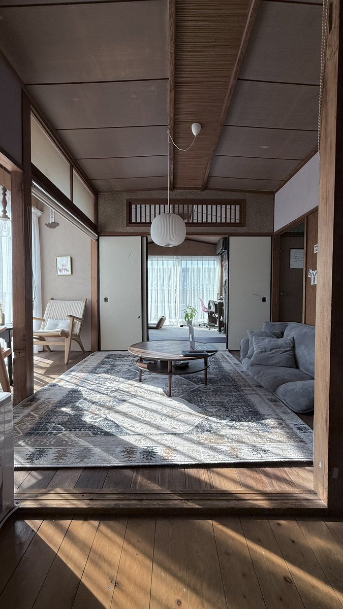 sese_goodlife's tweet photo. 築58年
148万円
空き家歴半年のタイミングで購入。

荷物はほぼ撤去されててすぐに住むことができたけど、住みながらの工事はめちゃくちゃ大変だったので、お勧めしません🫠 https://t.co/yEJwEzAoLK