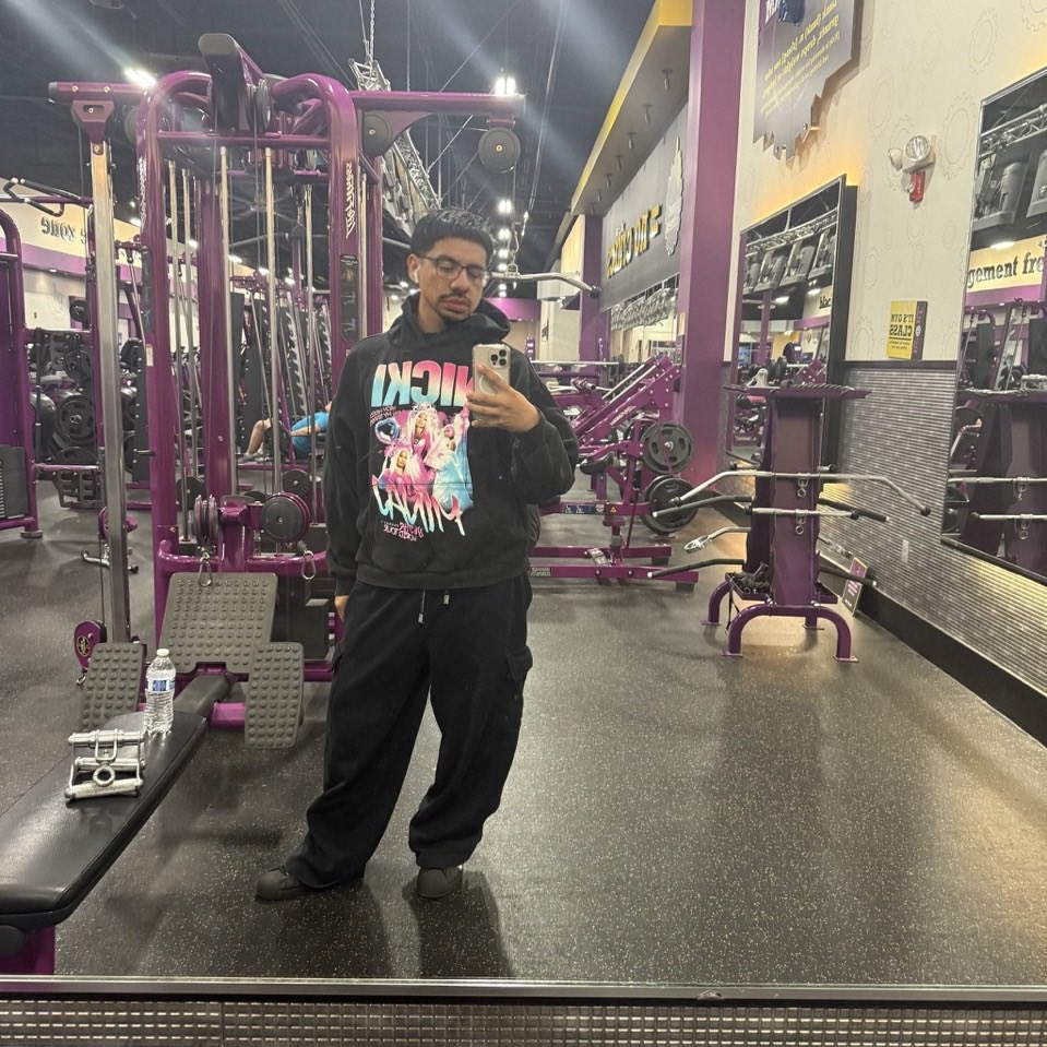 BurgerMinaj's tweet photo. @bbigbbz Us male barbz stay being pretty asffff chi!!! 😂 https://t.co/QIaiXaNxhb