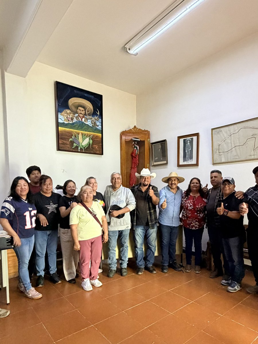afodepoac's tweet photo. Seguimos caminando y trabajando en territorio. Los saludo desde San Andrés Zautla, Etla, con mis amigos del Comisariado Comunal. 🤝

Seguimos sumando esfuerzos y dando resultados por nuestra gente.

#AFODEPO #SumandoYMultiplicando
#OrgullosoEteco https://t.co/Xd9NhQMrUA