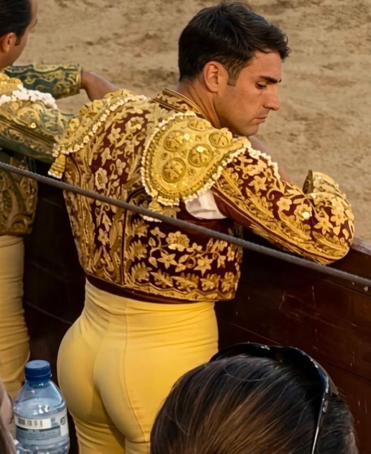 Jaasiel_Dice's tweet photo. Sentí cositas de Torero 🤤🥵 https://t.co/x0Rh13c0D9