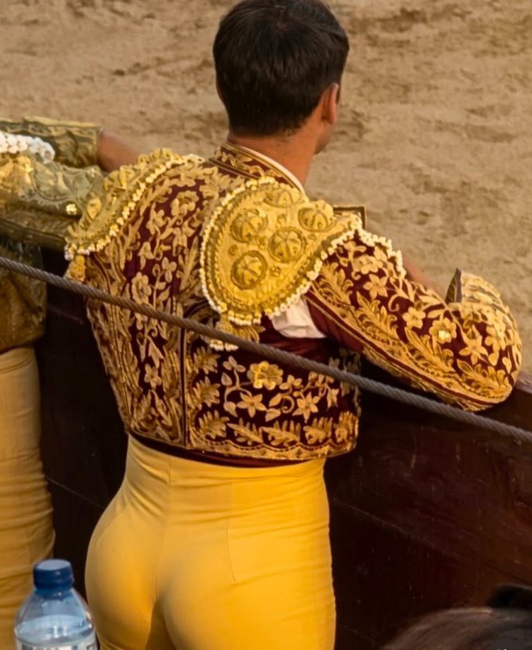 Jaasiel_Dice's tweet photo. Sentí cositas de Torero 🤤🥵 https://t.co/x0Rh13c0D9