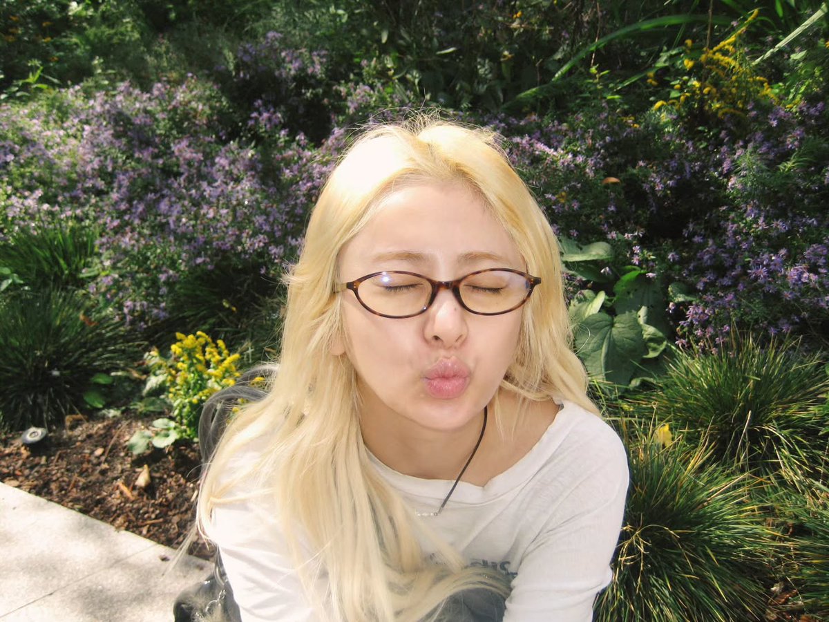 huhyunjinpics's tweet photo. YUNJIN INSTAGRAM UPDATE https://t.co/srGAQdfku4