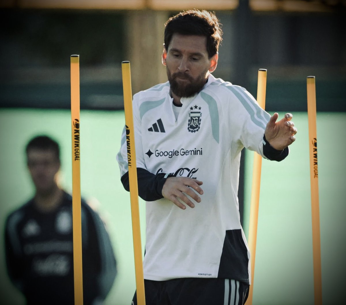 M10GOAT's tweet photo. شمس الأرجنتين، 
اقتربت من الغروب https://t.co/iEtMUYDtkx