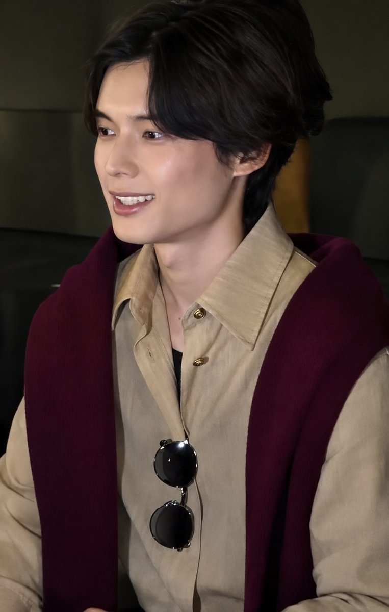sun_no42's tweet photo. あかん、CHANEL北斗かっこよすぎる https://t.co/MQ9Rd0AbJ8