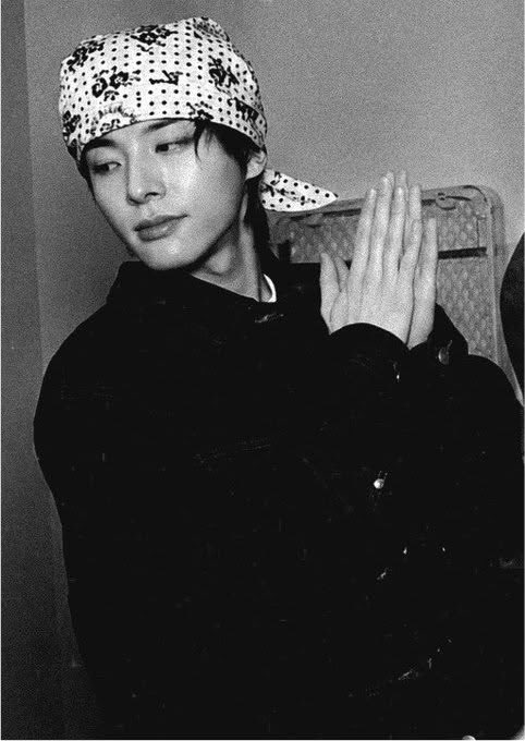 fixonikeu's tweet photo. i think about him and that bandana way too much https://t.co/7mebSJRIzH