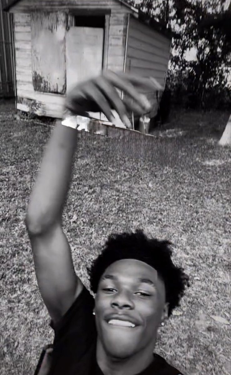 dudafrm1710's tweet photo. yall gotta start smilin more stop muggin alla time mann #fyp https://t.co/awWMWqTKWK