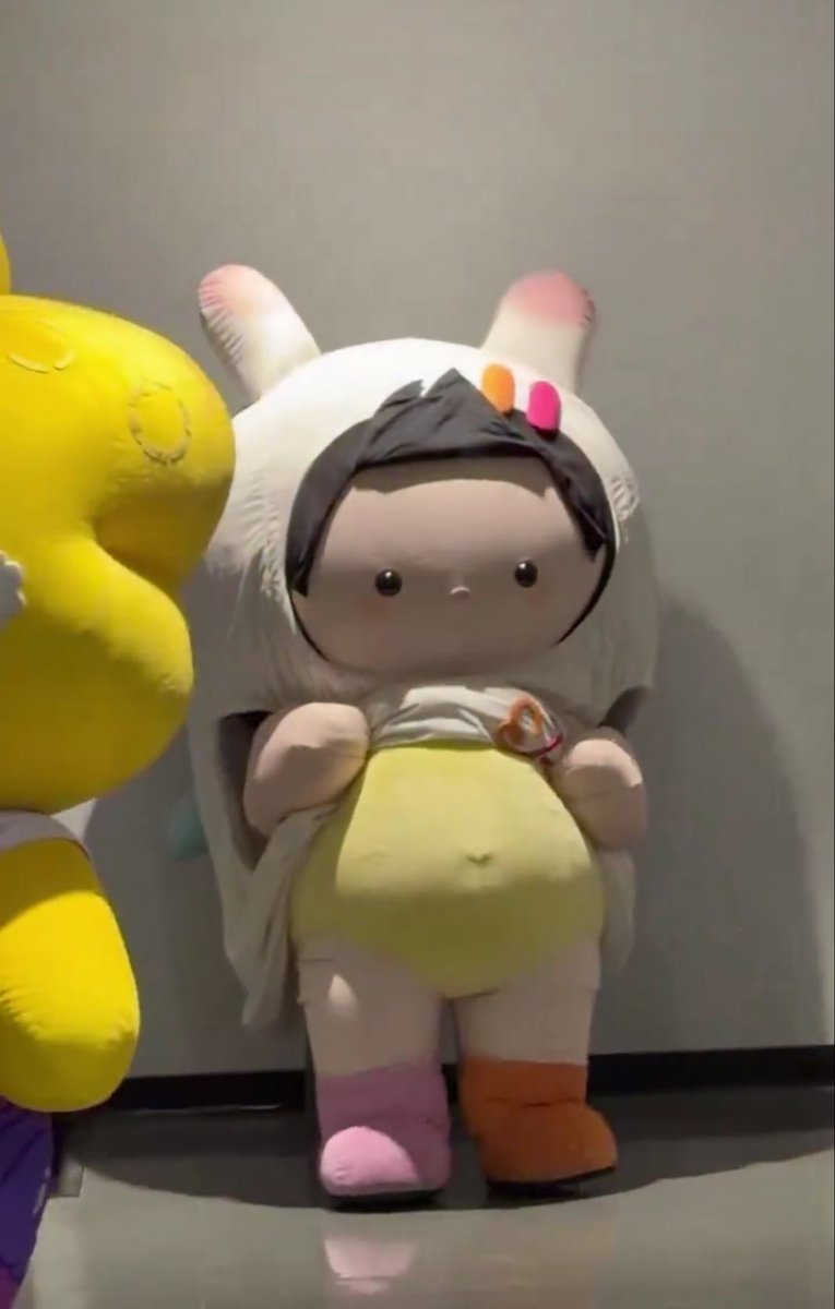 lbup1991's tweet photo. so ANY got Nini's eyes and belly button 😅 https://t.co/U2iZcRcefh