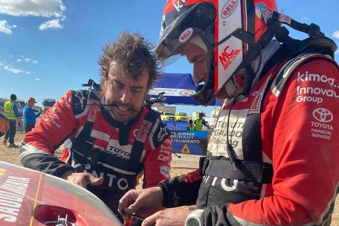 mrsheldarlock's tweet photo. İNANILMAZ İNANILMAZ İNANILMAZ!

ALONSO TEKRAR DAKAR'A GİDİYOR!

YARIŞ 3 AY SONRA!

LE MANS SANIYORDUK DAKAR ÇIKTI.

CO-PILOT'U DA 2020'DEKİYLE AYNI OLACAK.

ÇAYLAK PASINI ATTIN. BU KEZ GİT KAZAN ŞUNU 💪 https://t.co/YXHg5cZ4Bb