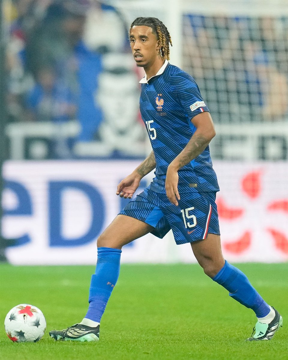 footballontnt's tweet photo. 🥇 Most touches
🥇 Joint-most defensive contributions
🥇 Most duels won (9/10)
🥇 Most aerials duels won (5/5)

Some international debut for Leny Yoro 🌟 https://t.co/HwM3DqYyLD