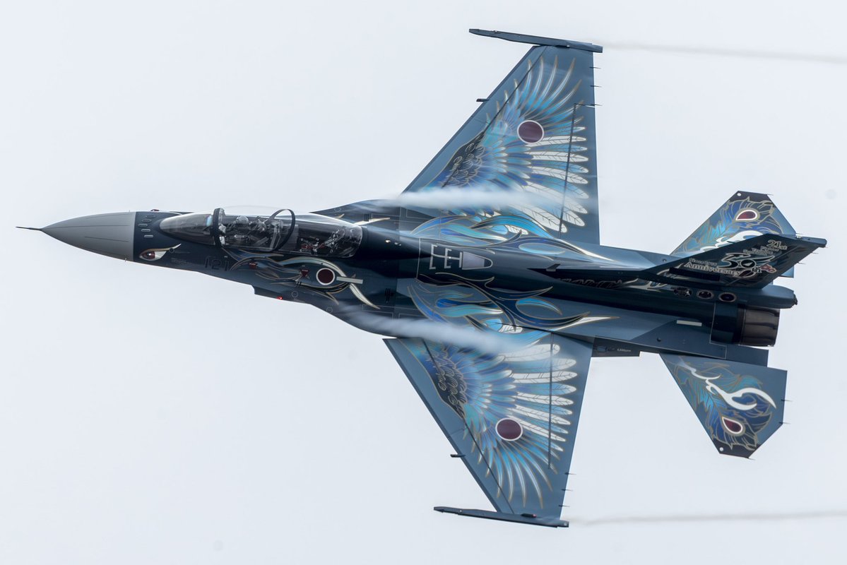 BondsSam's tweet photo. 2026.10.4 松島基地航空祭
予報は外れ本番の天気は曇り空になってしまいましたが、21SQのF-2Bによる機動飛行ではスペマ機が会場側にもしっかり背中を魅せてくれました。今回は会場に入ったので、地上の画もしっかり撮らせて頂きました。
#松島基地 #松島基地航空祭
#21SQ #F2 #機動飛行 https://t.co/odaiRYHQ7w