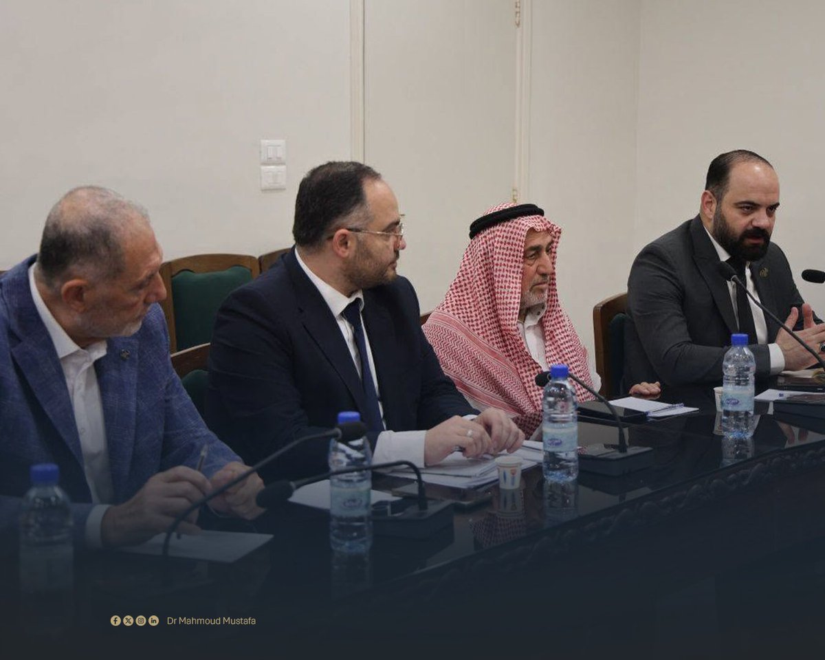 DMahmoudMustafa's tweet photo. عقدنا في لجنة الشؤون الاجتماعية والعمل والتنمية الإدارية في مجلس الشعب اجتماعًا بمشاركة غالبية الزملاء أعضاء اللجنة، بحثنا خلاله عددًا من القوانين والقضايا المرتبطة بسوق العمل والحماية الاجتماعية والتنمية الإدارية. https://t.co/wQpdHFdPRk