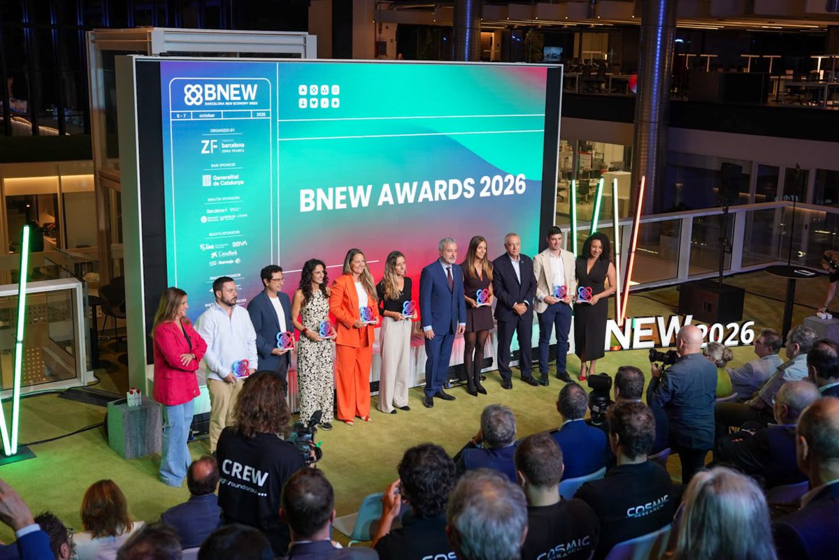 ConsorciZF's tweet photo. 🏆 Ocho startups, ocho soluciones que están transformando la nueva economía.
Con la participación del alcalde de Barcelona, @jaumecollboni, del presidente ejecutivo del CZFB, @pere_navarro, y de la directora general del CZFB, @SorigueBlanca , hemos reconocido en @BnewWeek 2026 los proyectos más innovadores de los sectores estratégicos de la nueva economía. 🚀
¡Enhorabuena a los 8 proyectos premiados!
#CZFB #Innovation #Startups #NewEconomy #Barcelona #BNEW2026