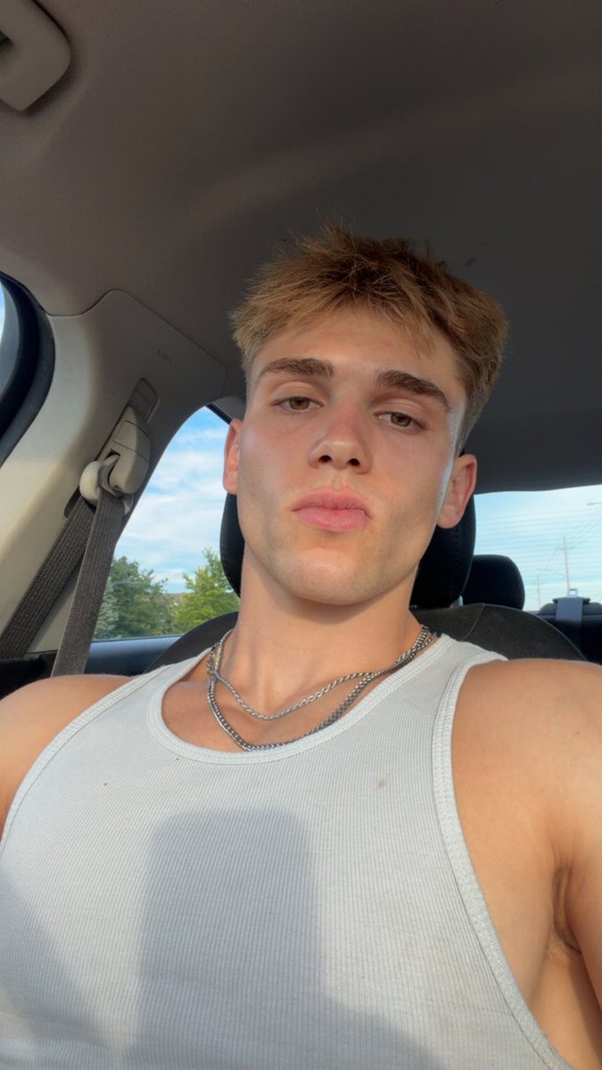AlphaCMuscle's tweet photo. Love watching subs💸💸
To Easy😈😈
#alphamale #cashmaster #muscleworship #cashsub https://t.co/9C8DylwQpL