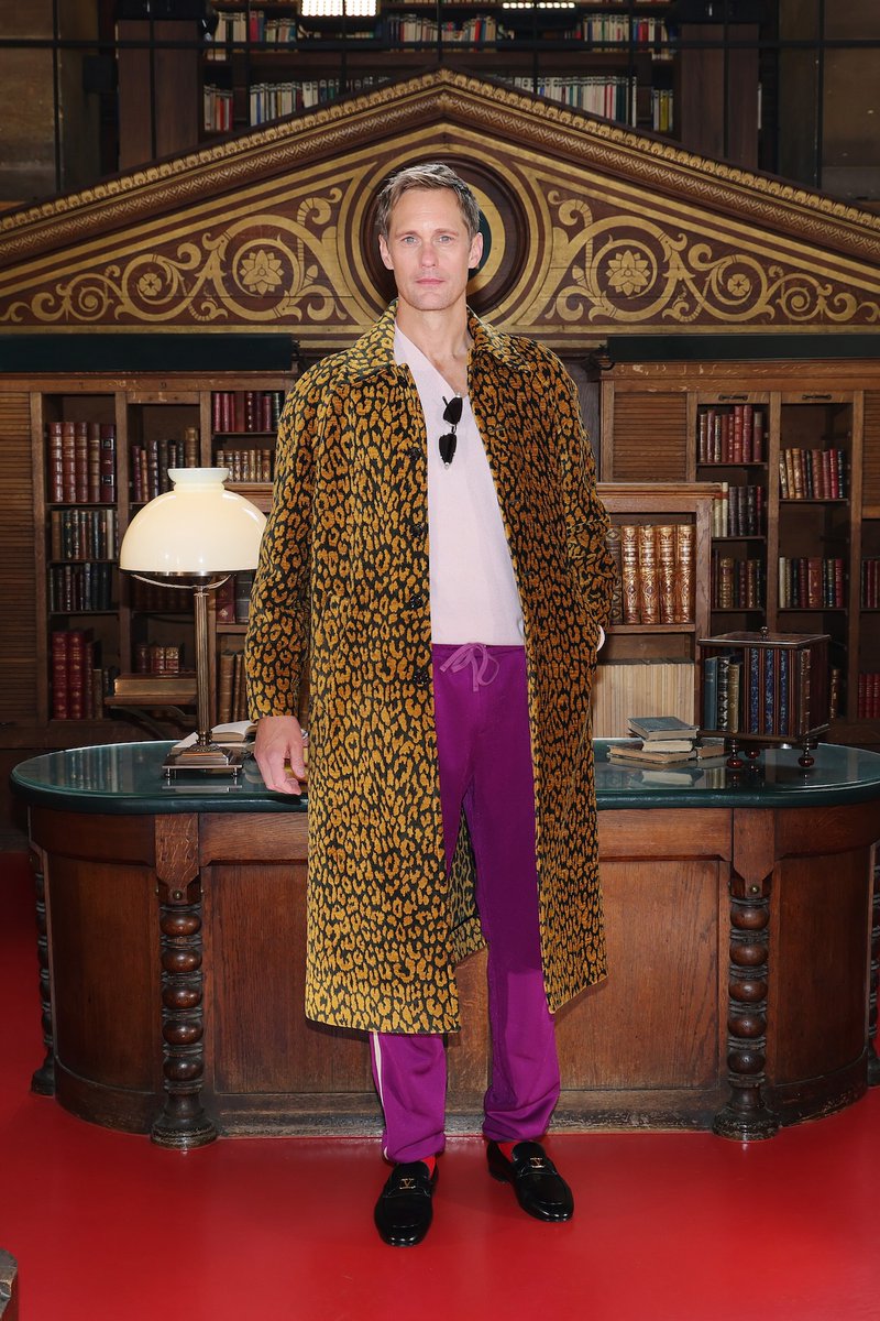 Fashion_Critic_'s tweet photo. Alexander Skarsgård, Zoey Deutch, Hande Erçel, KUN, Jeff Satur, Joe Alwyn, Freen Sarocha, Cynthia Erivo, Colman Domingo, Shunsuke Michieda, Naomi Watts, Samara Weaving, Clairo, REI &amp; LIZ take on Valentino’s front row

https://t.co/PPOyAp7bs6 https://t.co/apobYQf2y9