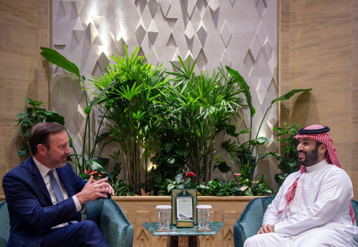 ijlssn's tweet photo. سمو ولي العهد الأمير #محمد_بن_سلمان‌ يبحث تطورات الأوضاع مع عضو لجنتي العلاقات الخارجية والاعتمادات في «الشيوخ الأمريكي» https://t.co/riPccd6Zza