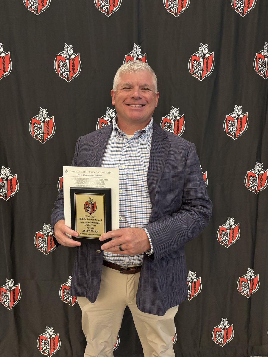 DonnellMiddle's tweet photo. Big congratulations to Donnell Middle School Assistant Principal Matt Harp for being named the 2025-2026 OASSA Middle School Zone 4 Assistant Principal of the Year who received his award today at the OASSA Fall Conference! 
#TrojanTrue #DonnellProud @OhioPrincipals  #OASSAFALL26 https://t.co/Nn9qAv9qYX