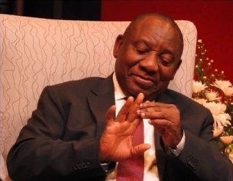 Sneh_Mbuyazii's tweet photo. The comments under this post https://t.co/BSeJxgV7rj