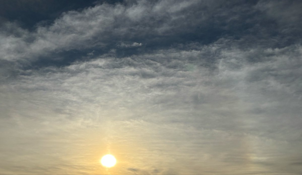 sky_memory24's tweet photo. 綺麗な朝陽を見て…
今日もきっといいことありそう☀️ https://t.co/xQVi7ufMfX
