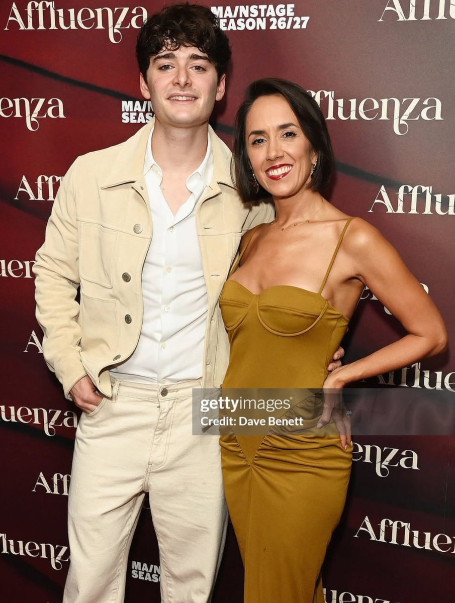 NSchnappBrasil's tweet photo. 📸 Mais fotos do Noah e elenco na Opening Night de #Affluenza esta noite. https://t.co/iYP57gdgjt