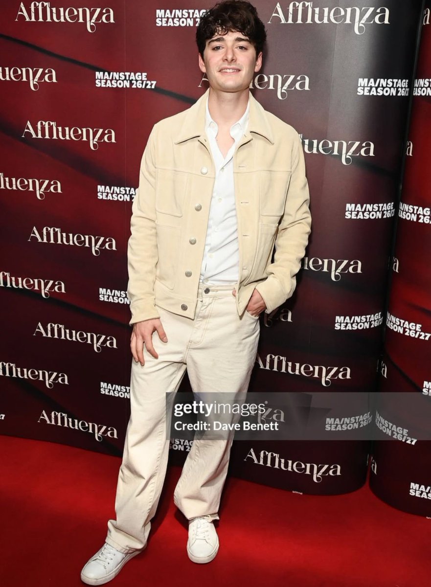 NSchnappBrasil's tweet photo. 📸 Mais fotos do Noah e elenco na Opening Night de #Affluenza esta noite. https://t.co/iYP57gdgjt