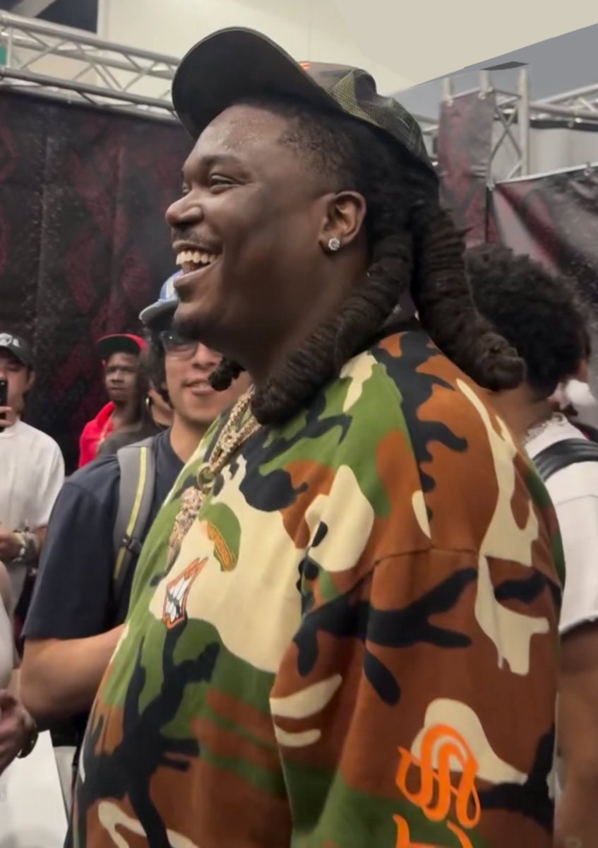 Kurrco's tweet photo. LUCKI was on FaceTime with Joey Fatts talking about how cool his scar is about to look 😭

"TAKE A SCREEN SHOT BRO"
