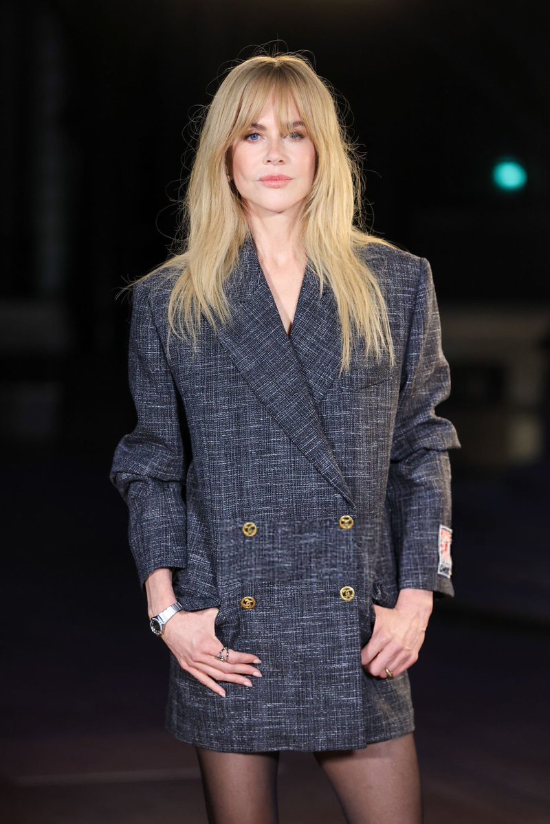nkidmanbr's tweet photo. 📸: Nicole Kidman durante o desfile da coleção Womenswear Primavera/Verão 2027 da Chanel, realizado durante a Paris Fashion Week, em Paris, nesta segunda-feira, 5 de outubro. https://t.co/FCTlCBWZg7