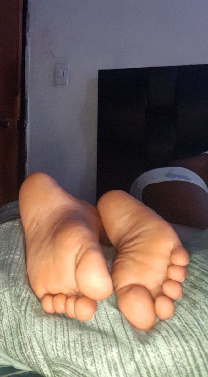 SIbarguen67928's tweet photo. Dm @Darlys021 #feetfetısh #feetfetısh #feetworshi̇p #feetِ #feedxkhaosod2026 #feedly #feelingsad #feetmale #feelingsad https://t.co/z9NOEryAkL