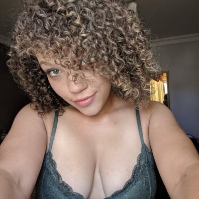 Sarahxafe's tweet photo. #NewProfilePic https://t.co/ofGq8BYPZh