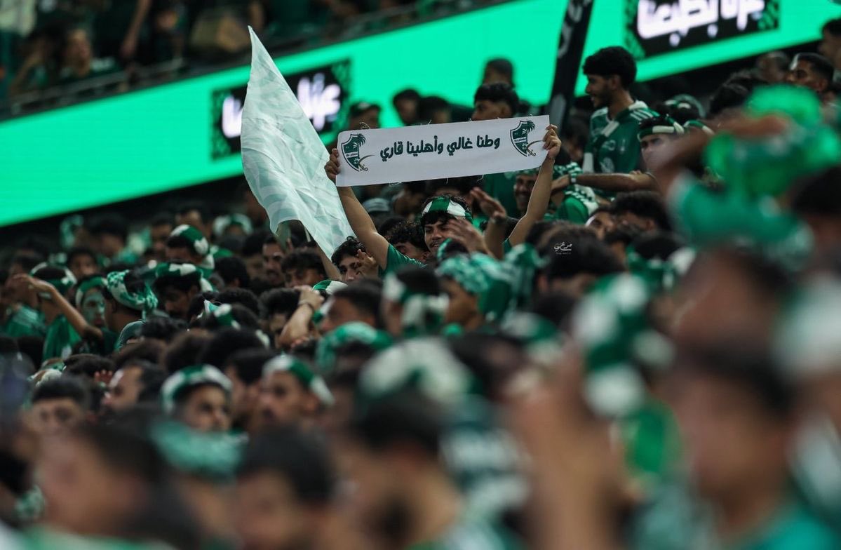 afckni's tweet photo. ولا عاش راساً على الدنيا يبكينا💚. https://t.co/NRR3JJ1xy6