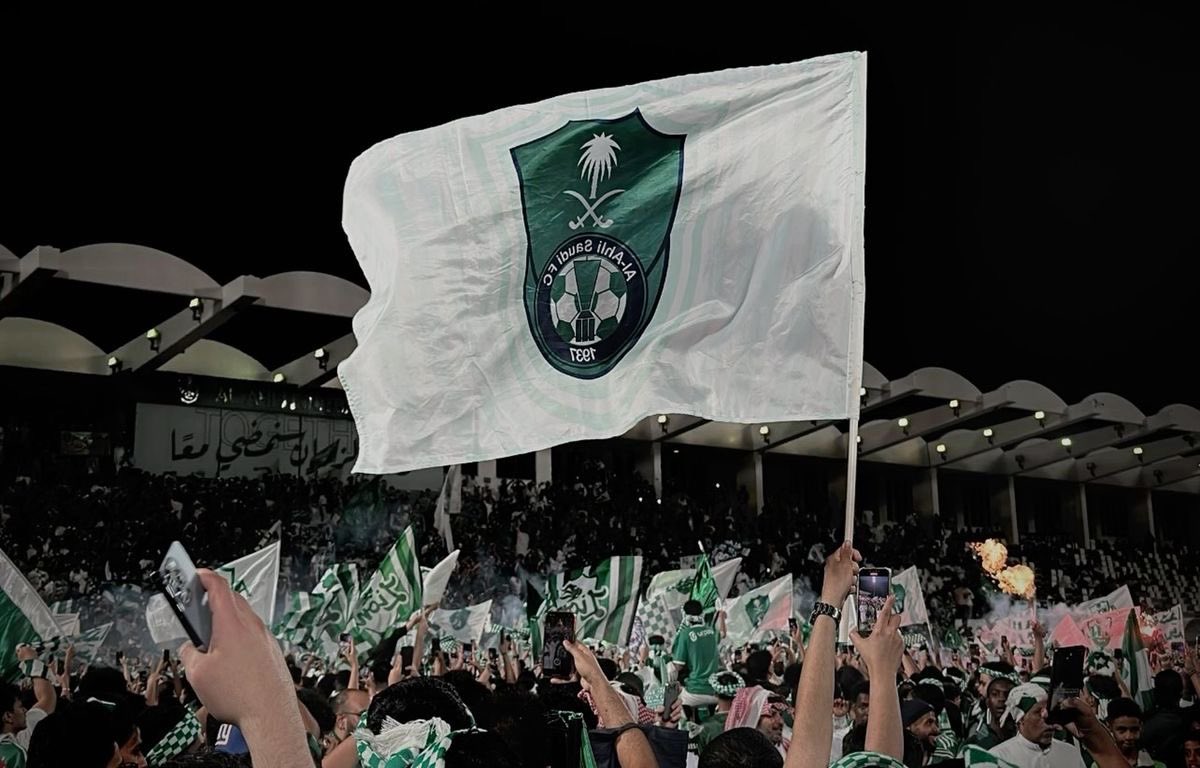 afckni's tweet photo. ولا عاش راساً على الدنيا يبكينا💚. https://t.co/NRR3JJ1xy6