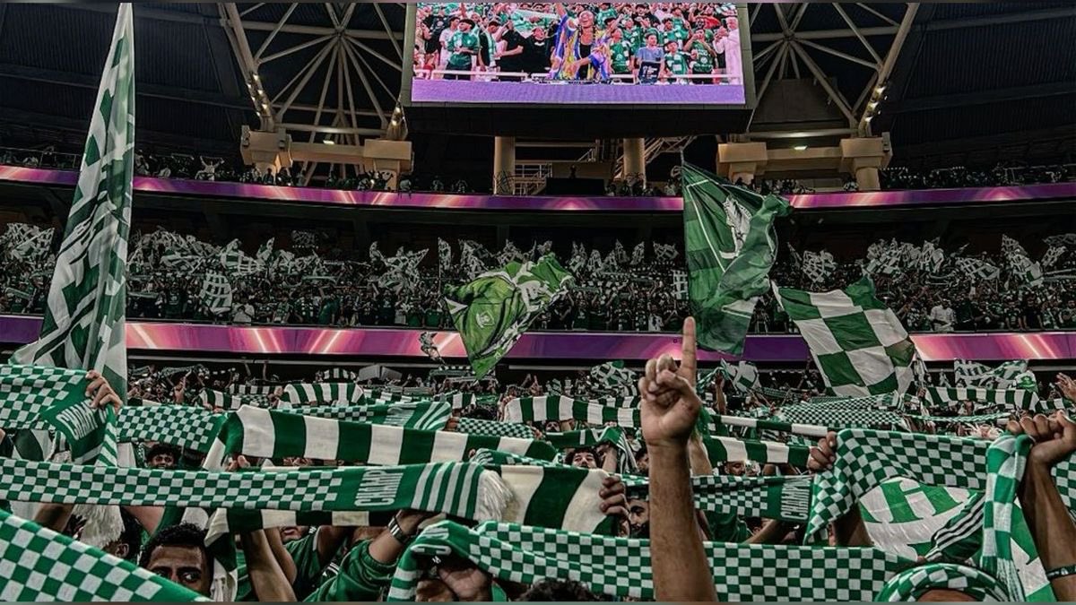 afckni's tweet photo. ولا عاش راساً على الدنيا يبكينا💚. https://t.co/NRR3JJ1xy6