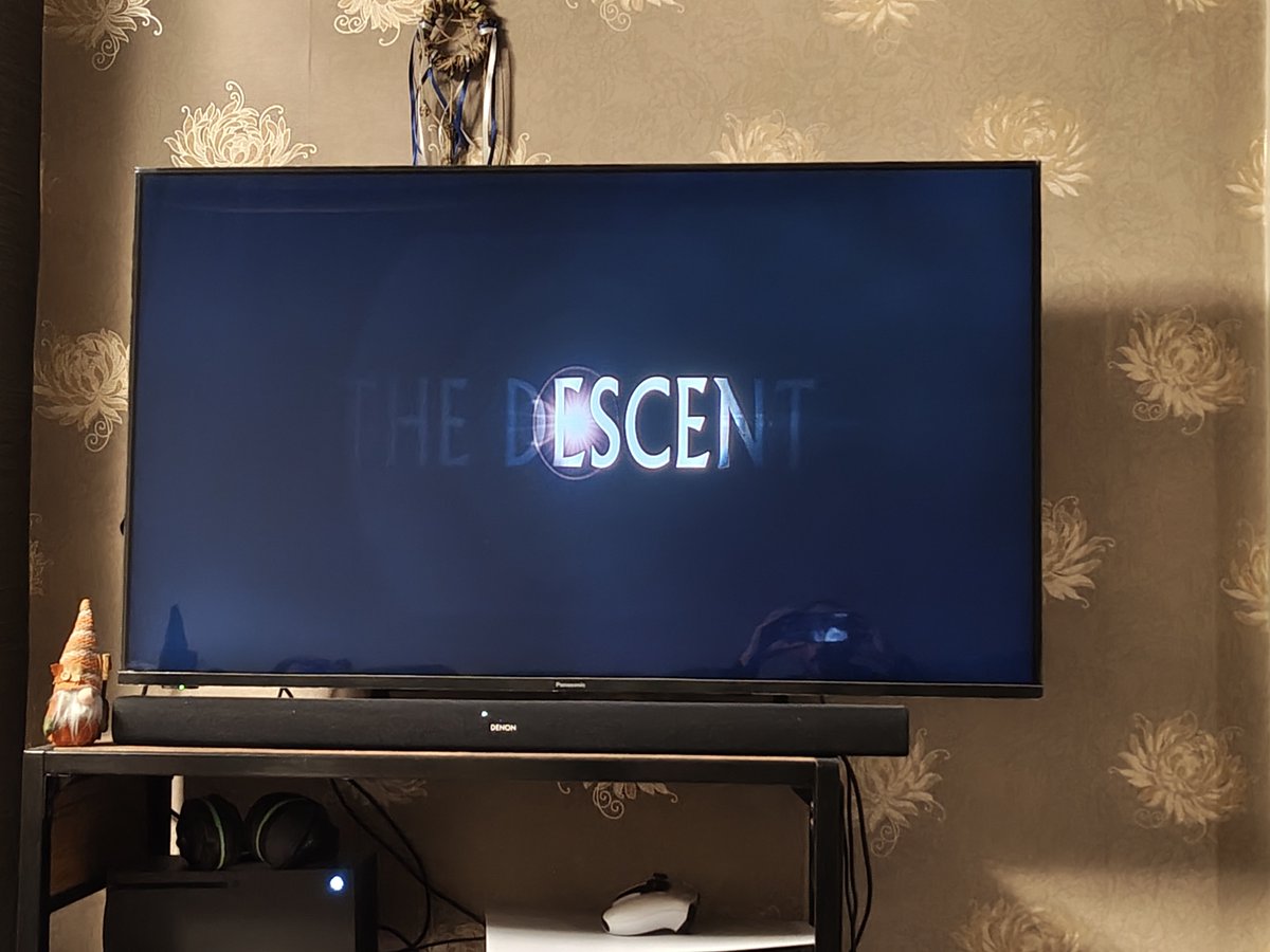 RoboftheHayes's tweet photo. Time to find out if this film is as terrifying as I remember... Watching The Descent. https://t.co/FFXil7EIPK