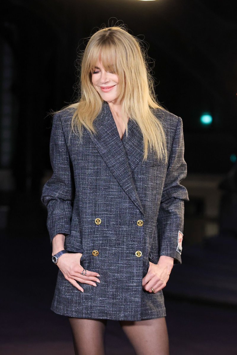 nkidmanbr's tweet photo. 📸: Nicole Kidman durante o desfile da coleção Womenswear Primavera/Verão 2027 da Chanel, realizado durante a Paris Fashion Week, em Paris, nesta segunda-feira, 5 de outubro. https://t.co/JRBL0c2qkE