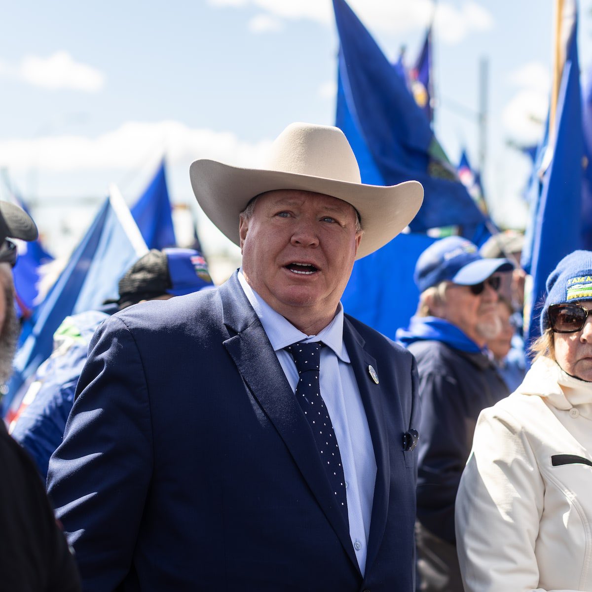 HelloStephano's tweet photo. Jeffrey “Loss Hogg” Rath should be driven out of Alberta and Premier Smith needs to lose massively. https://t.co/DKo5dSEV0U