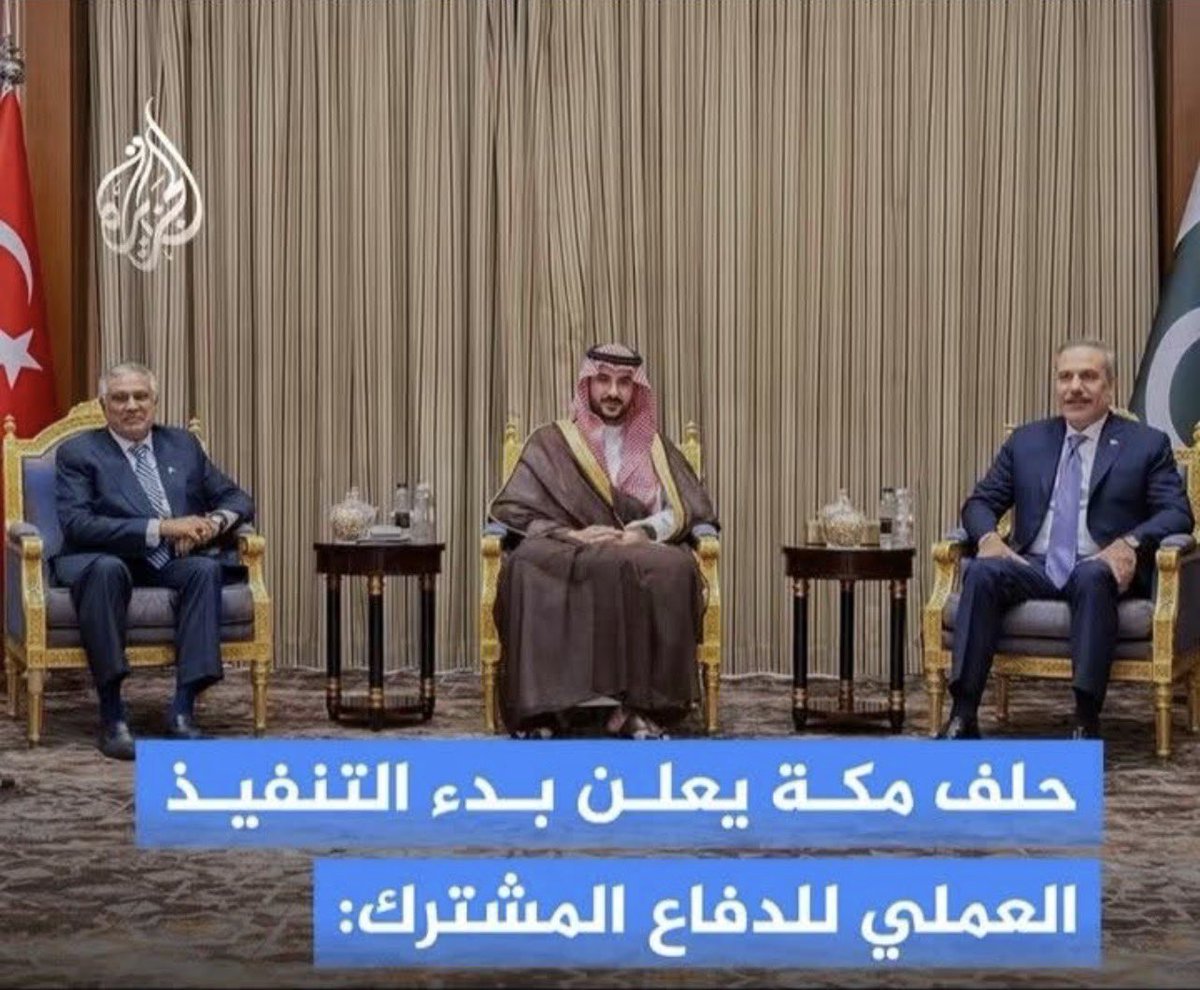 AzrakNabil's tweet photo. عاصفة الحزم حررت عدن 
   حلف مك�� وفجر اليمن 
         ستحرر صنعاء https://t.co/PjfZSdMVQZ