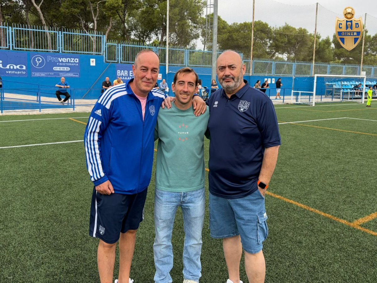 cdginertorrero's tweet photo. 🏠Volver a casa siempre es especial🏠

El pasado fin de semana recibimos la visita de Rubén Díez, que creció y dio sus primeros pasos en nuestro club y que ahora defiende los colores del Real Zaragoza👏🏻

¡Nos hace muy felices verte de nuevo por aquí!

#AupaGiner #OrgulloAzul 💙🤍 https://t.co/AgCp6B1HMD