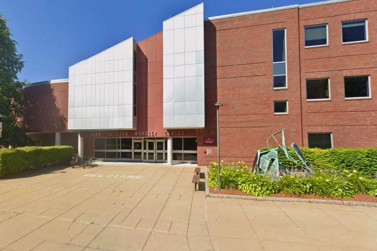 WBSM1420's tweet photo. Bridgewater State Crash Charges
A driver faces attempted murder charges after two Bridgewater State students were struck by a car on campus. 
https://t.co/ojF3fPgzcR https://t.co/SMemgyFUGF