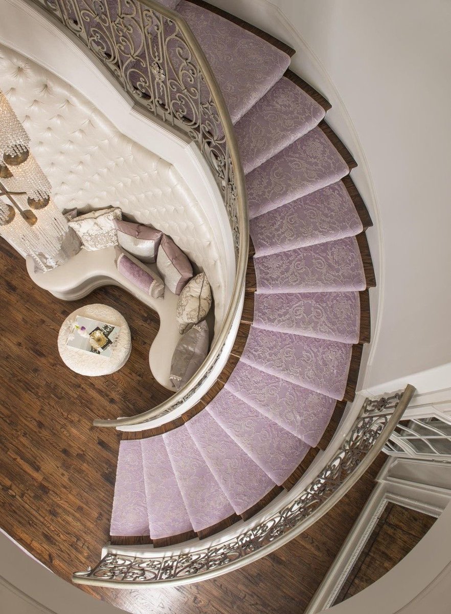 insperarise's tweet photo. lavender staircase 🪻 https://t.co/8pIaJJeHKL