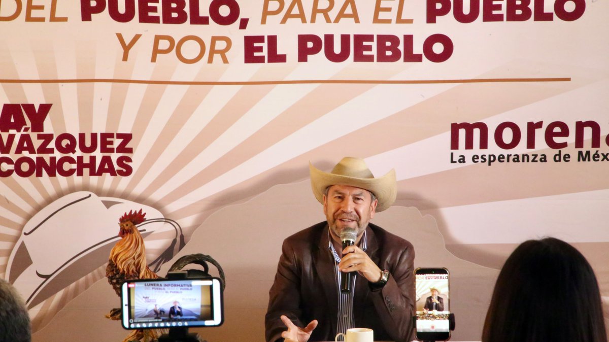 plataforma3mx's tweet photo. 🔴 Raymundo Vázquez Conchas informó que se registró en la convocatoria de Morena para buscar la reelección como diputado federal por tres años más y señaló que respetará los resultados del proceso. https://t.co/O5YafybNTL