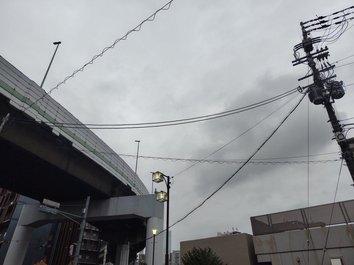 ODAkizuten's tweet photo. おはようございます☁️
木津市場の業務用スーパー、オーディエーです

現在の浪速区は霧雨のような細かい雨が降っています😑今日はこれから晴れるみたいですが…あさイチから晴れてていいのに😂

今日は #どろソースの日

子供の頃は辛かったけど今は大好き😋

#企業公式が毎朝地元の天気を言い合う https://t.co/xD6sRGVwBc