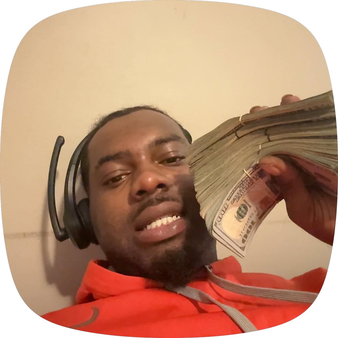 ApThatboi53398's tweet photo. 😤🚀🅿️ https://t.co/QlH6PaIVIy