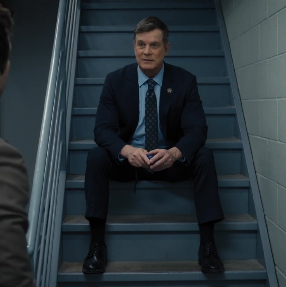 skptcbathena's tweet photo. distracted by a lot of thingsssss. peter krause, sir, I— https://t.co/cOCCKk1mPx