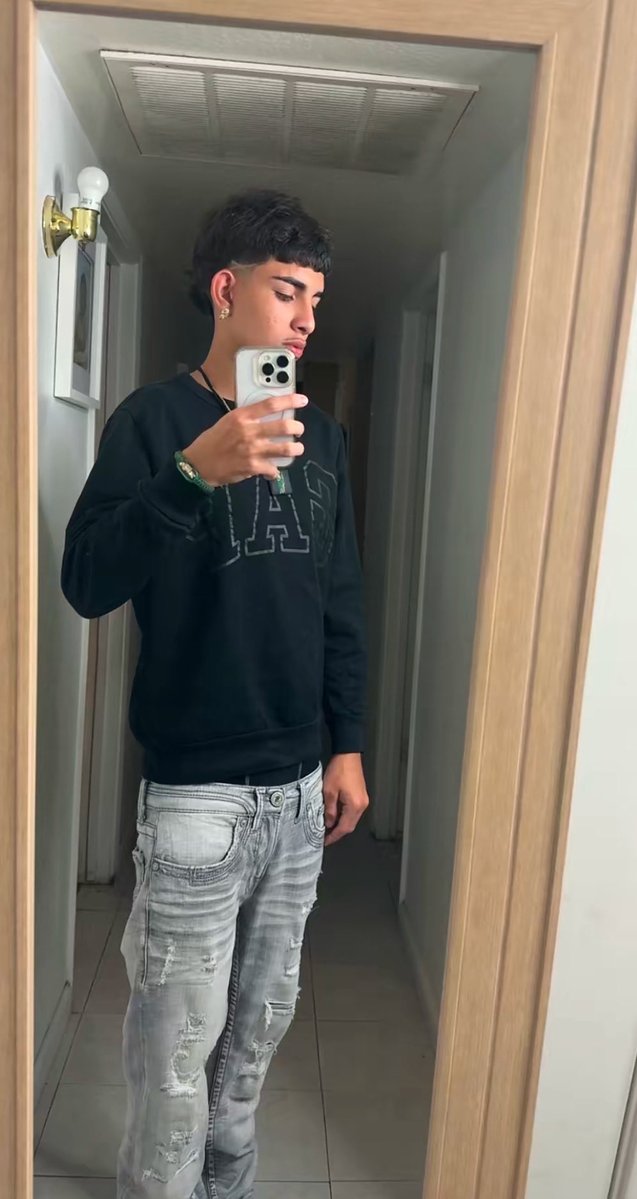 skinnypackin's tweet photo. dm to cam up or facetime, need sum 🍑

#chudai #dl #latino https://t.co/VheOTmIU9g