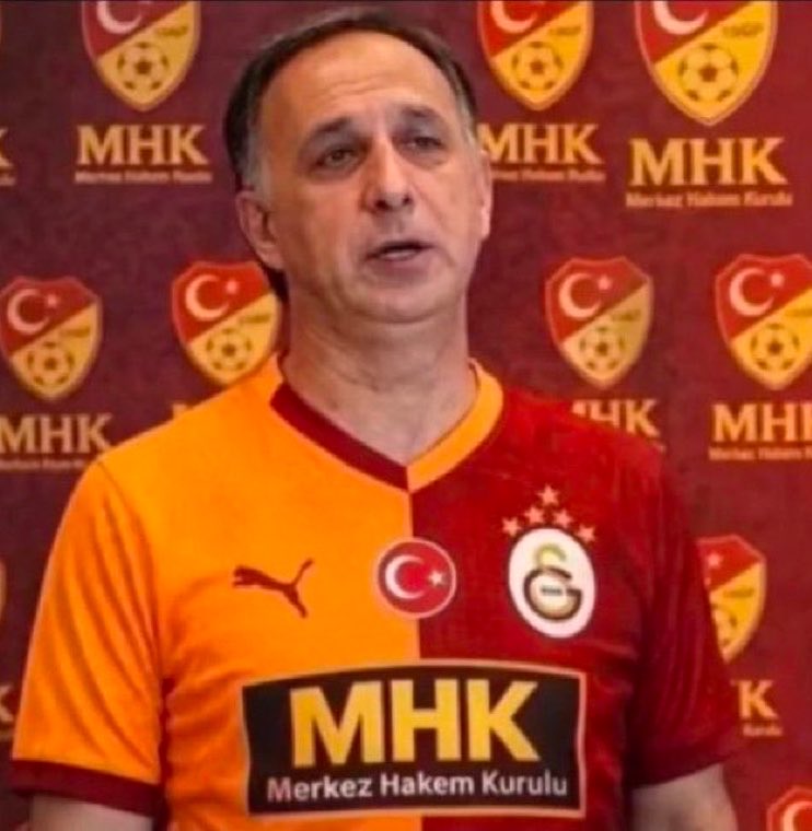 FenerFanMH's tweet photo. 🪎 Aldığım kıymetli bir duyum son olarak bunuda paylaşıp beklemeye geçeceğiz . 

🪎Ferhat gündoğdu aslında bir maşa !  

🪎Asıl A.Ş isimli bir şahıs var daha önemli bulunan . 

🪎Klasik samimi araştırıp ortaya çıkarma durumunda ciddi isimler risk altında . 

🪎Ferhat gündoğdunun daha ağır ithamlarla tutuklanması gerekirdi şuan için bu yok ! 

🪎Final : Aman Türk futbolu yara almasın  men edilmesin  söylemi ile ortaya çıkıp konunun üstü kapatılabilirmi ! Diye bir fikir düşünce sohbeti yaptık . 

🪎Göreceğiz kapatılıp göstermelik bir çaptamı olacak gidişat yoksa hakkı verilip hatalı olan herkes istisnasız  ortaya çıkarılıp cezalandırılacakmı .

🪎Bence Türk futbolunun düzelmesi için  bu tarihi fırsatta kim ne haksızlık yaptıysa en ağır şekilde cezalandırılıp gerekirse Fifa , Uefa dan büyük ceza yiyelim ve sıfırdan temiz bir futbol inşa edelim birdahada kimse aman yanarız diye menfati için her yolu mübah göremesin . 

🪎Üstü kapatılırsa  son 20 yılda neysek o olmaya devam ederiz.

@hakanuralresmi