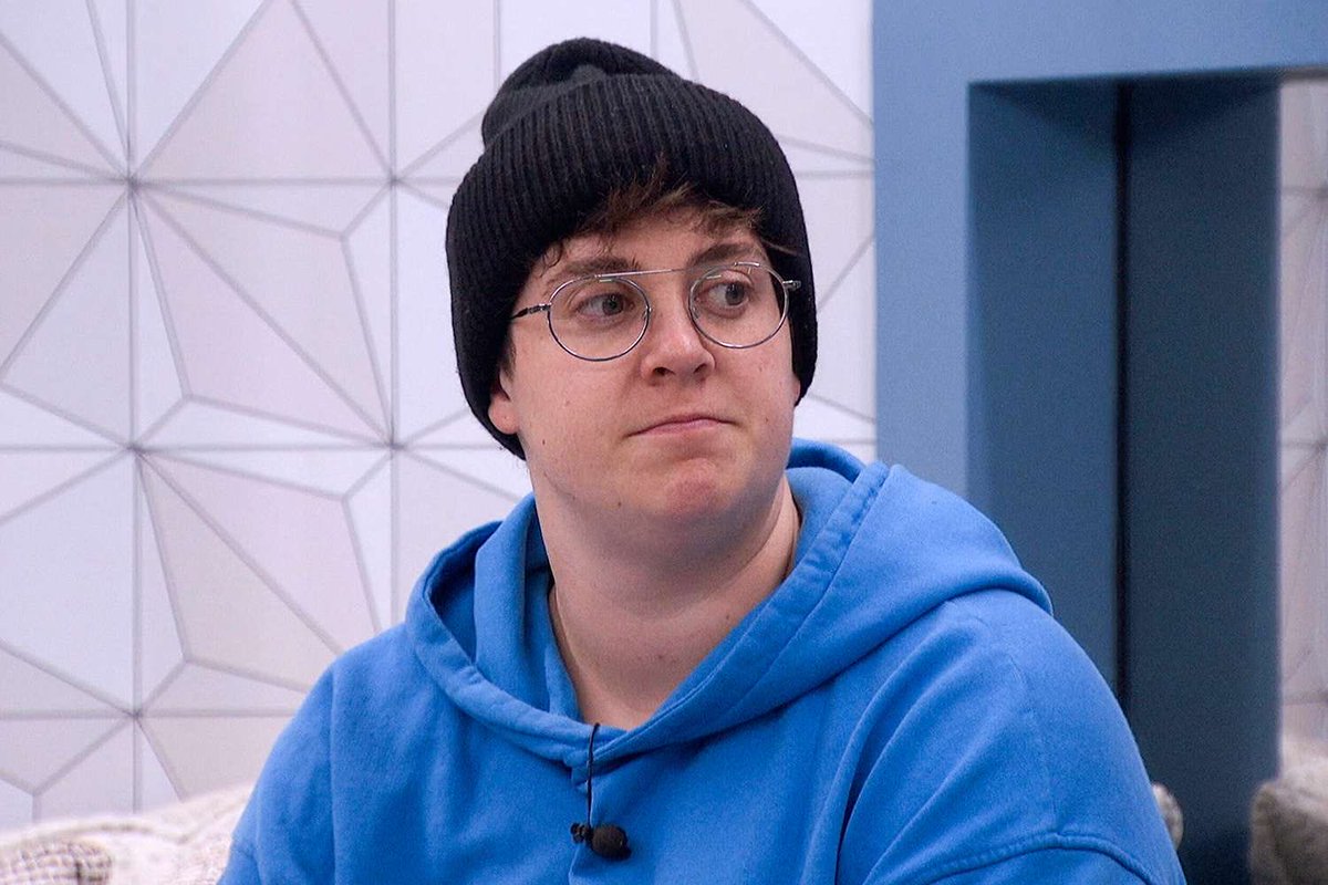 prestuhnn's tweet photo. the fans want lesbians back on big brother #BB28 https://t.co/gyezr7gAnE