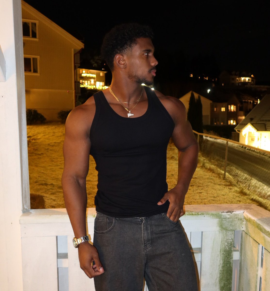 A_Mikael_3_0's tweet photo. Another Day around the sun. 🌞🎉 Grateful for life, growth, lessons, and every blessing along the way. Here’s to another beautiful chapter. 

#fitness #usa #Florida #model #viralvídeo #trending #fypシ゚viral https://t.co/xLuZ7Ntxm2